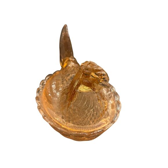 Vintage L.G. Wright Peach Pink Large Glass Hen on A Nest Candy Dish Split Tail - Picture 2 of 5